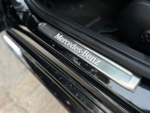 Cargar imagen en el visor de la galería, Mercedes-Benz C200 Híbrido Modelo 2023
