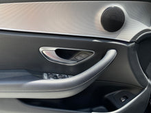 Cargar imagen en el visor de la galería, Mercedes-Benz E200 Modelo 2017