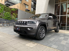Cargar imagen en el visor de la galería, Jeep Grand Cherokee Laredo Modelo 2019