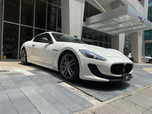 Cargar imagen en el visor de la galería, Maserati Gran Turismo MC Stradale Modelo 2011