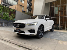 Cargar imagen en el visor de la galería, Volvo XC60 T5 R-Design Modelo 2019