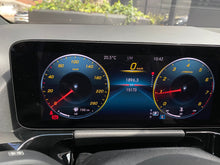 Cargar imagen en el visor de la galería, Mercedes-Benz GLA 200 Modelo 2022