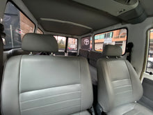 Cargar imagen en el visor de la galería, Toyota Land Cruiser Serie 70 Modelo 2016