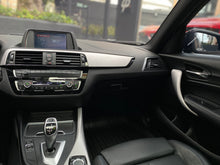 Cargar imagen en el visor de la galería, BMW 120I Paquete M Modelo 2019