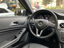 Cargar imagen en el visor de la galería, Mercedes-Benz GLA 200 Modelo 2016