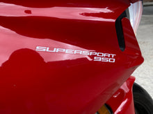 Cargar imagen en el visor de la galería, Ducati Super Sport 950 Modelo 2022