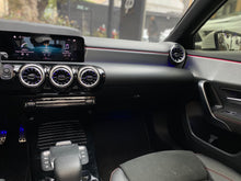 Cargar imagen en el visor de la galería, Mercedes-Benz A 180 Modelo 2022