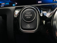 Cargar imagen en el visor de la galería, Mercedes-Benz AMG A35 4MATIC Híbrido Modelo 2023