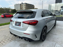 Cargar imagen en el visor de la galería, Mercedes-Benz AMG A35 4MATIC Híbrido Modelo 2023