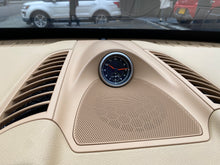 Cargar imagen en el visor de la galería, Porsche Cayenne Platinum Edition Modelo 2017