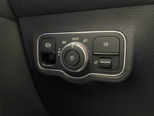 Cargar imagen en el visor de la galería, Mercedes-Benz GLB 200 Modelo 2024