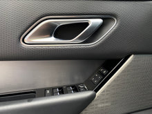 Cargar imagen en el visor de la galería, Land Rover Range Rover Velar P380 SE Modelo 2019