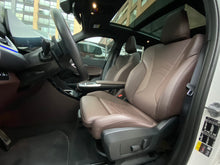 Cargar imagen en el visor de la galería, BMW IX1 xDrive30 Modelo 2025