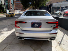 Cargar imagen en el visor de la galería, Volvo S60 T5 R-Design Modelo 2021