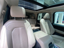 Cargar imagen en el visor de la galería, Ford Expedition Limited Modelo 2022