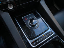 Cargar imagen en el visor de la galería, Jaguar F Pace Prestige Modelo 2017