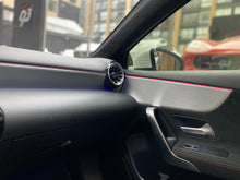 Cargar imagen en el visor de la galería, Mercedes-Benz A 180 Modelo 2022