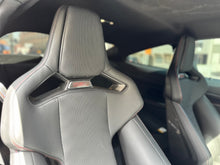 Cargar imagen en el visor de la galería, BMW M4 CSL Modelo 2023