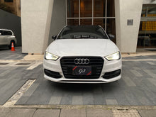 Cargar imagen en el visor de la galería, Audi A3 S-line Modelo 2015