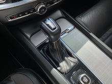 Cargar imagen en el visor de la galería, Volvo S60 T5 R-Design Modelo 2021
