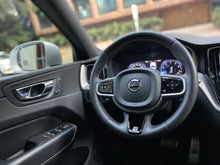 Cargar imagen en el visor de la galería, Volvo XC60 T5 R-Design Modelo 2019