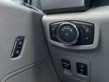 Cargar imagen en el visor de la galería, Ford F150 XLT Modelo 2017