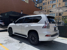 Cargar imagen en el visor de la galería, Lexus GX 460 Modelo 2022