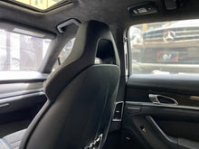 Cargar imagen en el visor de la galería, Porsche Panamera GTS Modelo 2015