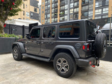 Cargar imagen en el visor de la galería, Jeep Wrangler Unlimited Modelo 2021