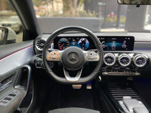 Cargar imagen en el visor de la galería, Mercedes-Benz A 180 Modelo 2022