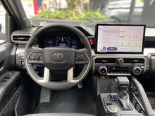 Cargar imagen en el visor de la galería, Toyota Tacoma TRD Pro Híbrida Modelo 2025