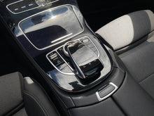 Cargar imagen en el visor de la galería, Mercedes-Benz E200 Modelo 2017