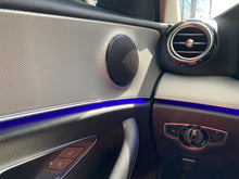 Cargar imagen en el visor de la galería, Mercedes-Benz E200 Modelo 2017