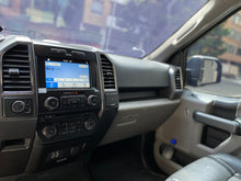 Cargar imagen en el visor de la galería, Ford F150 XLT Modelo 2017