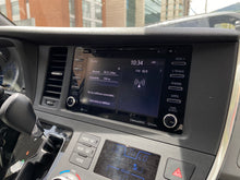 Cargar imagen en el visor de la galería, Toyota Sienna LE Modelo 2019