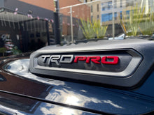 Cargar imagen en el visor de la galería, Toyota Sequoia TRD PRO Hibrida Modelo 2023
