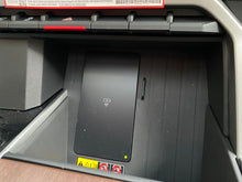 Cargar imagen en el visor de la galería, Toyota Sequoia Capstone Hibrida Modelo 2025