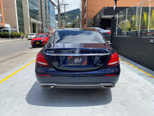 Cargar imagen en el visor de la galería, Mercedes-Benz E200 Modelo 2017