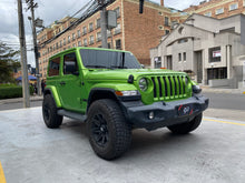 Cargar imagen en el visor de la galería, Jeep Wrangler Sport Modelo 2020