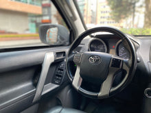 Cargar imagen en el visor de la galería, Toyota Prado TX Blindada Modelo 2013