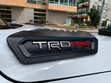 Cargar imagen en el visor de la galería, Toyota Sequoia TRD PRO Hibrida Modelo 2025