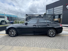 Cargar imagen en el visor de la galería, BMW 330e Modelo 2021