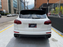 Cargar imagen en el visor de la galería, Porsche Cayenne Platinum Edition Modelo 2017
