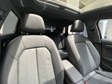 Cargar imagen en el visor de la galería, Audi A3 Sportback Modelo 2024