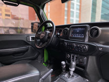 Cargar imagen en el visor de la galería, Jeep Wrangler Sport Modelo 2020