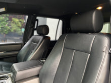 Cargar imagen en el visor de la galería, Ford Expedition Limited Modelo 2017