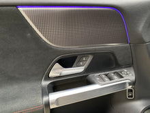 Cargar imagen en el visor de la galería, Mercedes-Benz EQB 350 4MATIC Modelo 2023