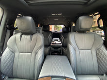 Cargar imagen en el visor de la galería, Lexus LX600 Ultra Luxury Modelo 2023
