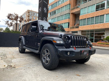 Cargar imagen en el visor de la galería, Jeep Wrangler Unlimited Modelo 2021