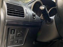 Cargar imagen en el visor de la galería, Toyota Prado TX Blindada Modelo 2013